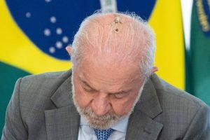 Foto: 1 de 1 lula-sanciona-lei-que-cria-dia-nacional-em-memoria-das-vitimas-da-c