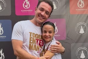 Maiara se declara para o namorado, Felipe Cavalliere, durante jantar — Foto: Mai