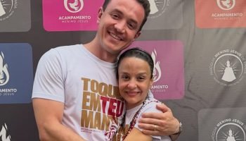 Maiara se declara para o namorado, Felipe Cavalliere, durante jantar — Foto: Mai