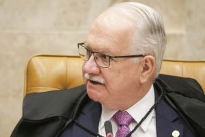 ministro-edson-fachin-do-supremo-tribunal-federal-stf-no-plenario-do-stf-metropoles-2-scaled-1