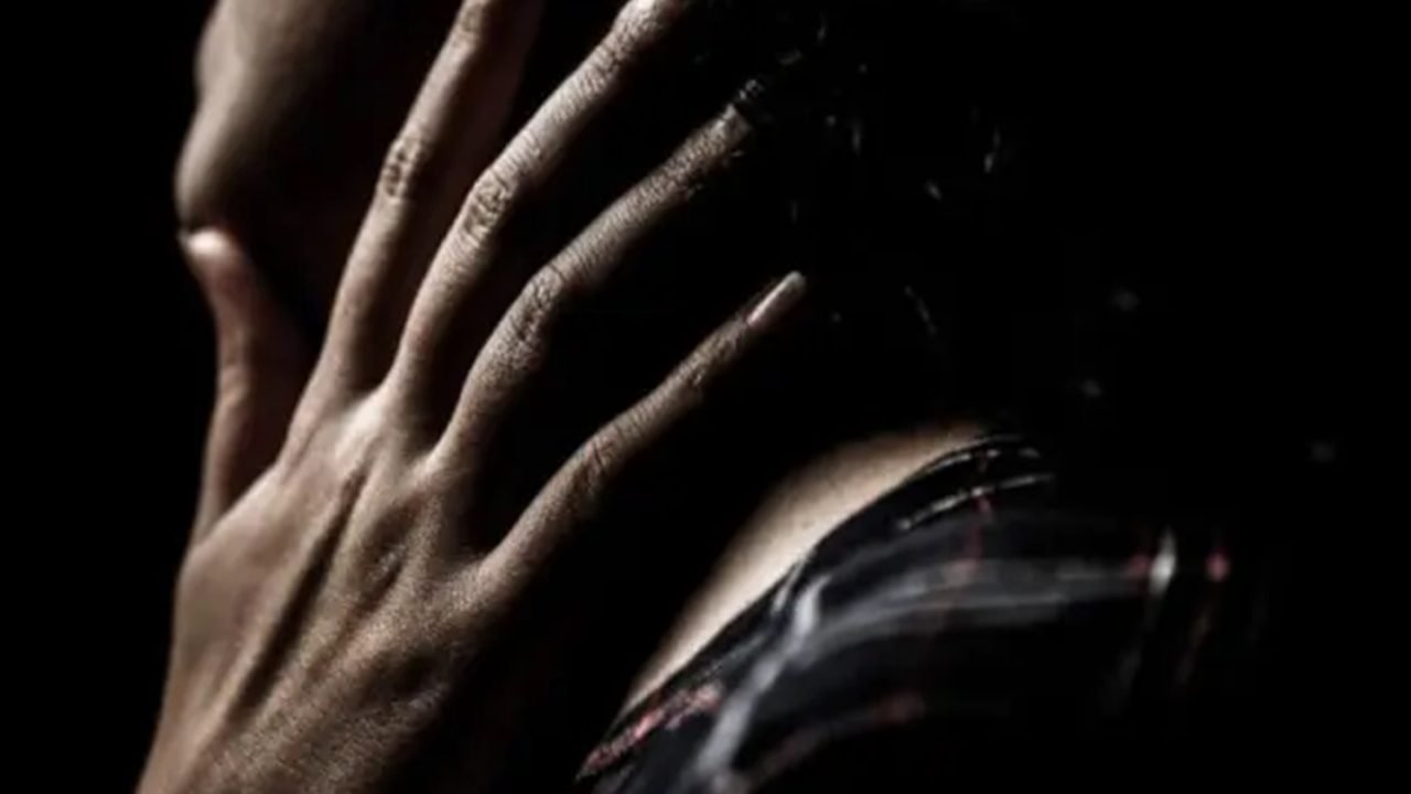 mulher-e-agredida-pelo-companheiro-com-facao-em-sc Foto: 1 de 1 Mulher é agredida pelo companheiro com facão em SC - Foto: Reproduç