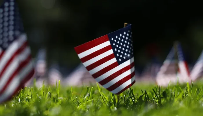 Pedidos de auxílio-desemprego nos EUA caem 10 mil, para 214 mil