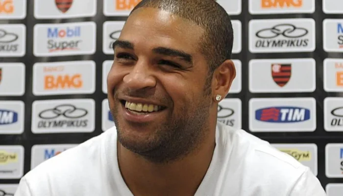 Adriano Imperador diz que mãe perdeu R$ 15 mil em golpe e dá ultimato a criminoso