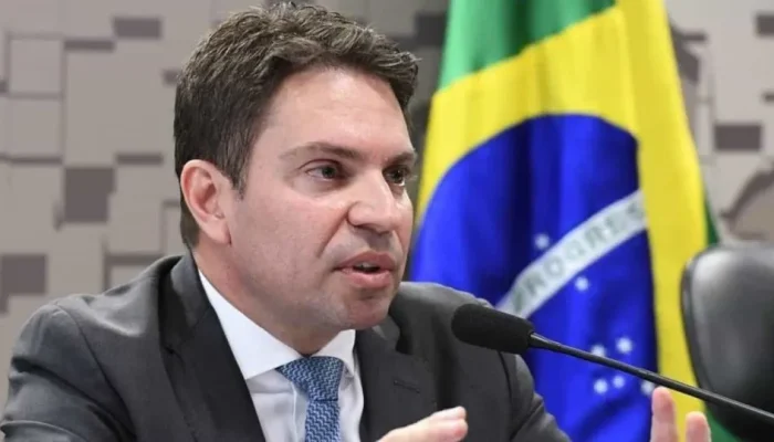 Moraes reabre processo de Ramagem pelo 8/1 após cassação do deputado