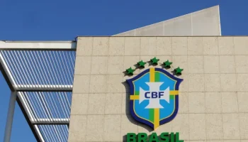 CBF tira jogos das 19h no meio de semana e acaba com 'noitada' no domingo — Foto