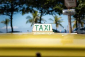 Motoristas de apps e taxistas já podem pedir financiamento — Foto: Motoristas de