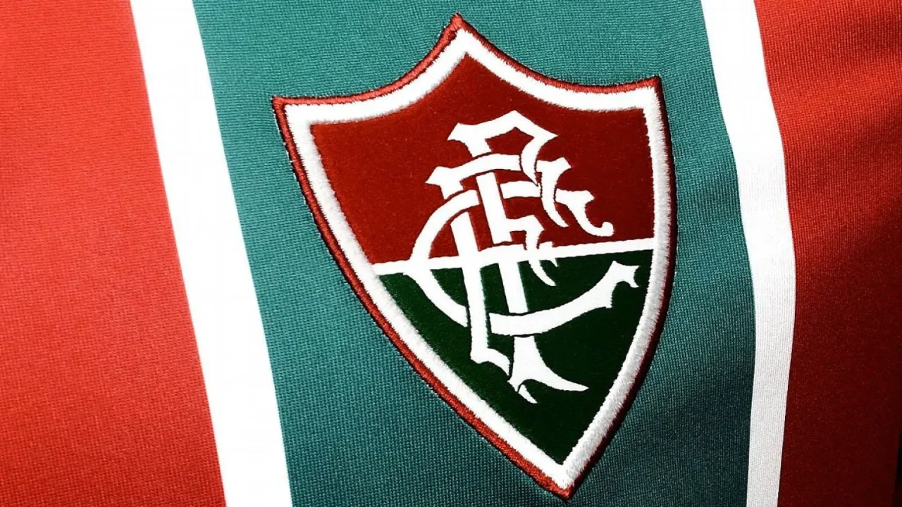 Morenagem comemora vitória do Fluminense sobre o Bangu no Maracanã, em partida v