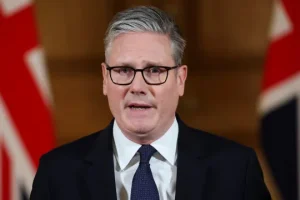 Primeiro-ministro do Reino Unido, Keir Starmer anuncia demissão — Foto: Primeiro