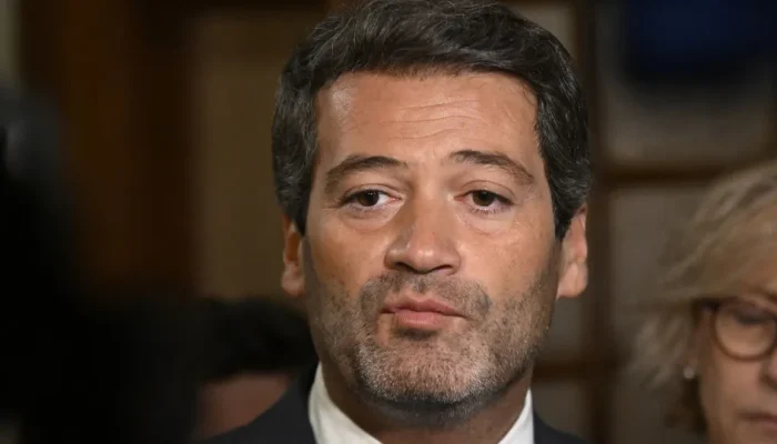 Portugal: André Ventura é condenado a retirar cartazes preconceituosos