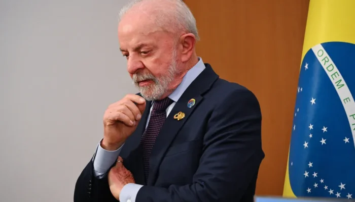 Lula critica Trump e diz que americano quer governar o mundo pelo Twitter