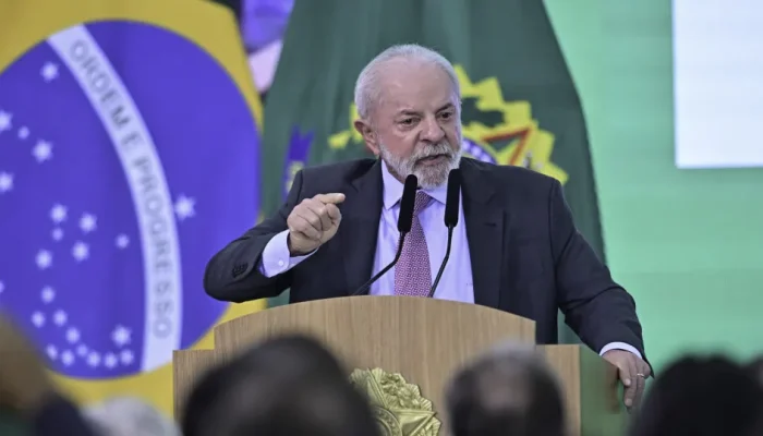 Intervenção armada na Venezuela seria catástrofe humanitária, diz Lula após ameaças dos EUA