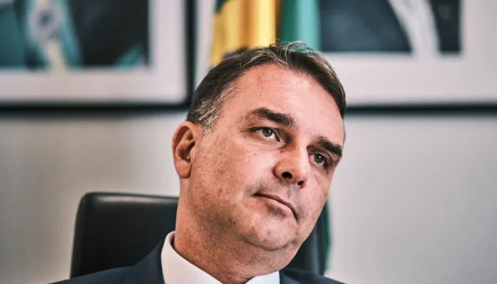 Candidatura de Flávio Bolsonaro embaralha união de governadores da direita para 2026