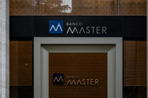 Deputado Danilo Forte durante discurso na Câmara. — Foto: Notícias ao Minuto