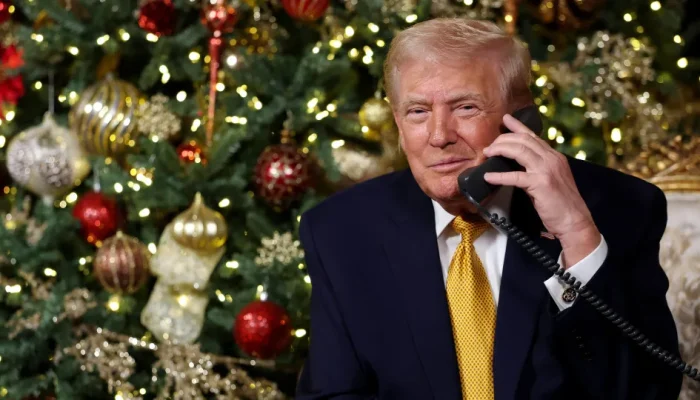 Trump alerta a infiltração de "mau Papai Noel" em conversa com crianças