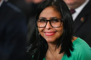 Delcy pode acabar como Maduro, diz María Corina — Foto: Delcy pode acabar como M