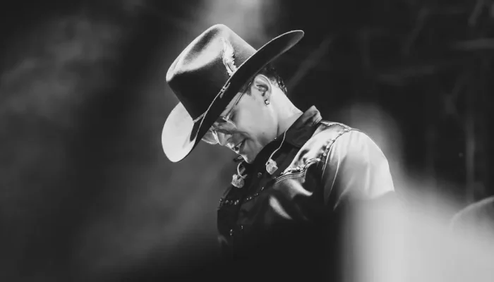 Famoso cantor colombiano morre após queda de avião em Boyacá