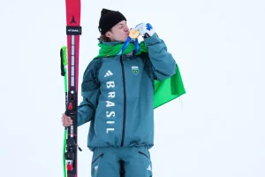 Lucas Pinheiro conquistou a primeira medalha olímpica do Brasil em Jogos de Inve