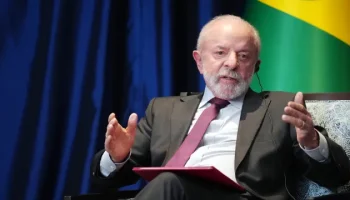 Eleição será decisiva para o 'fortalecimento da democracia' no Brasil, diz Lula