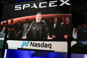 Elon Musk torna-se o 1.º trilionário após entrada da SpaceX na bolsa — Foto: Elo