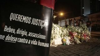 nigro_transito-18539687