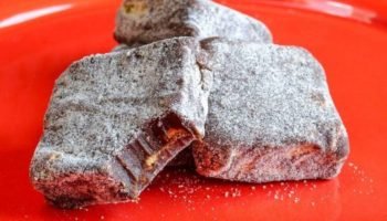 Foto: 1 de 1 palha italiana servida em prato colorido - Foto: Pedro Santos/Divul