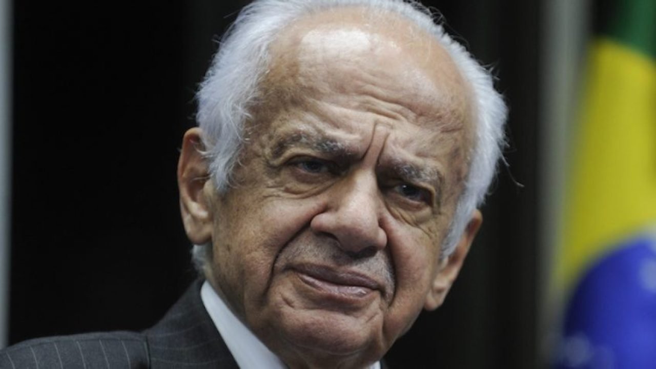 Foto: Pedro Simon declarou que o Brasil perdeu o respeito pelo Supremo e que os