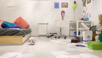 Ambiente doméstico com desordem e excesso de objetos pode dificultar a percepção