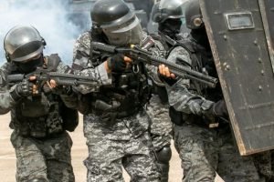 Foto: PL que endurece regra para presos que matarem policiais volta à Câmara dos