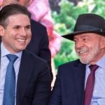 presidente-da-camara-dos-deputados-hugo-motta-conversa-com-o-presidente-luiz-inacio-lula-da-silva-durante-cerimonia-no-palacio-do-planalto-metropoles-3-scaled-1