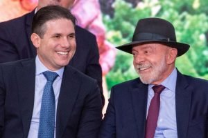 presidente-da-camara-dos-deputados-hugo-motta-conversa-com-o-presidente-luiz-inacio-lula-da-silva-durante-cerimonia-no-palacio-do-planalto-metropoles-3-scaled-1