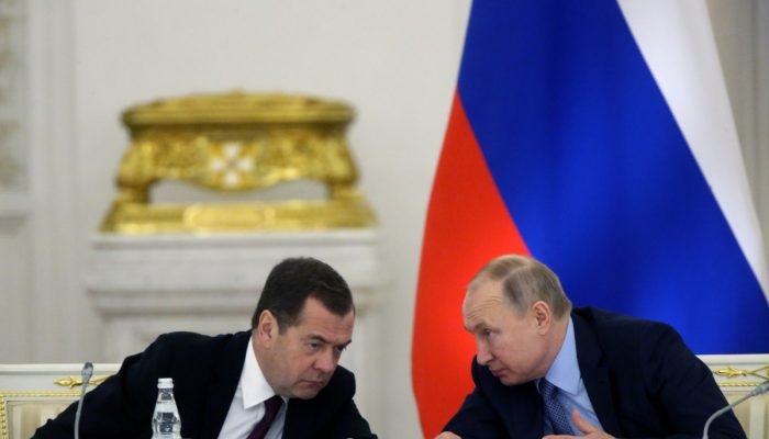 putin-e-medvedev-.jpg