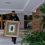 Falsa herdeira é alvo de operação por golpe milionário com obras de arte — Foto: