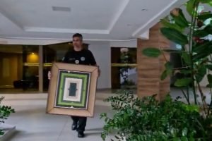 Falsa herdeira é alvo de operação por golpe milionário com obras de arte — Foto: