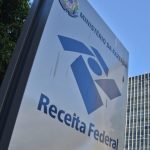 Foto: Na imagem, a placa de indicação do prédio da Superintendência da Receita F