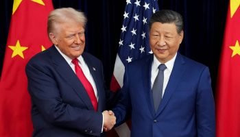 Foto: 1 de 1 imagem colorida donald trump e xi jinping - Foto: Andrew Harnik/Get
