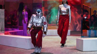 robos-humanoides-desfilando-848x477-1
