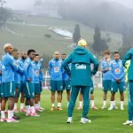 Jogadores da Seleção Brasileira e comissão técnica em treino na Granja Komary -