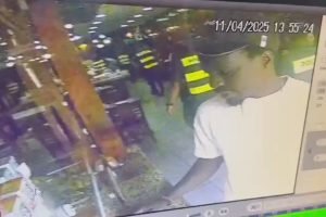 Comerciante senegalês paga conta em restaurante antes de ser morto por PM — Foto