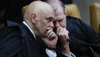 Foto: Na imagem, os ministros do STF Alexandre de Moraes (à esq.) e Dias Toffoli