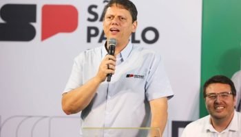 Foto: Tarcísio de Freitas afirmou: "O carnaval da Acadêmicos de Niterói foi horr