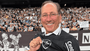 John Textor, proprietário do Botafogo — Foto: A gestão do clube, por ora, perman