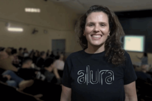 Foto: Thais Pianucci é diretora-geral da Alura