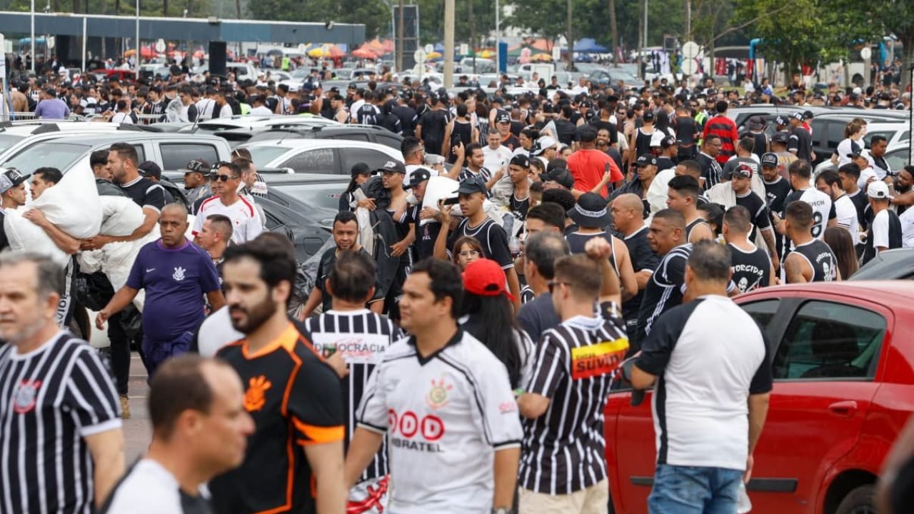 torcedores-do-corinthians-chegam-para-o-jogo-entre-flamengo-e-corinthians-pela-supercopa-rei-2026-na