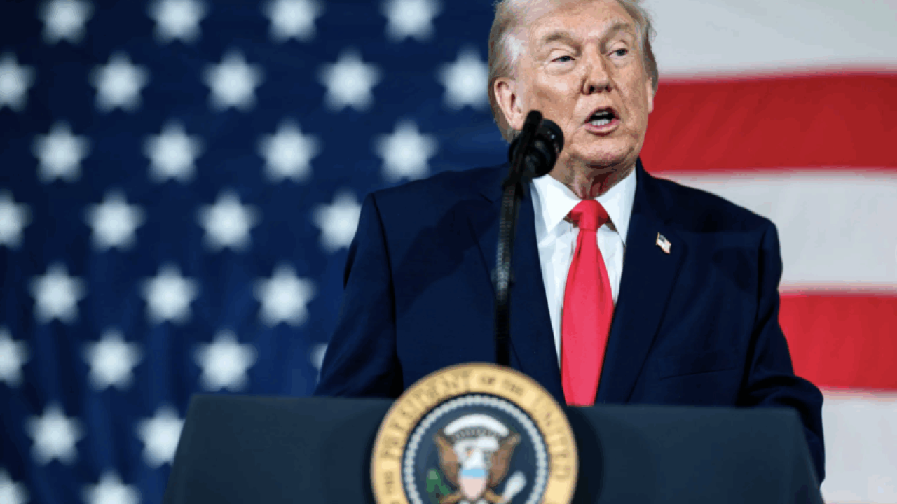 trump-taxa-848×477-1 Foto: Trump anuncia novo aumento da tarifa sobre produtos estrangeiros de de 10%