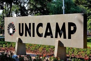 Estudantes da Unicamp ocupam prédio administrativo em meio a greve — Foto: 1 de