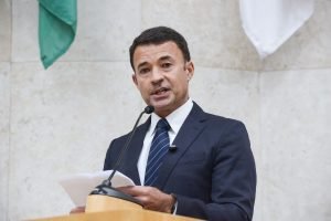 Foto: 1 de 1 Foto colorida do vice-prefeito Ricardo Mello Araújo - Metrópoles -