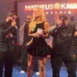Virginia Fonseca causa ao subir no palco enquanto Zé Felipe canta Só Tem Eu. — F