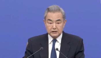 Foto: Na imagem, o ministro das Relações Exteriores da China, Wang Yi, durante e