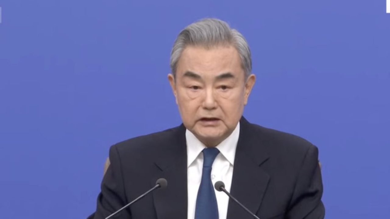 Foto: Na imagem, o ministro das Relações Exteriores da China, Wang Yi, durante e